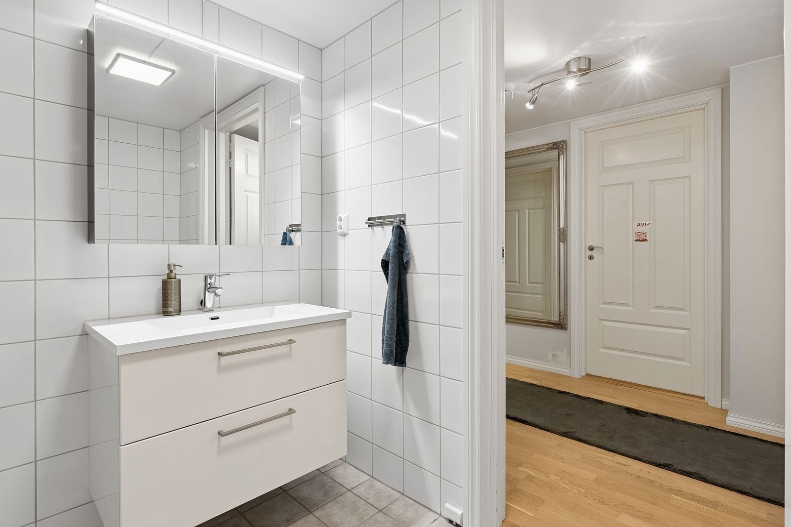 Her er det elektriske varmekabler i gulvet for økt komfort. Galleribilde