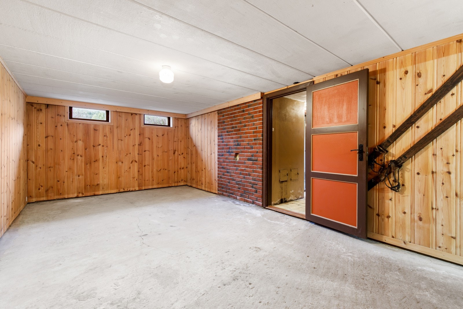 Rom i kjeller, ikke godkjent for varig opphold Galleribilde