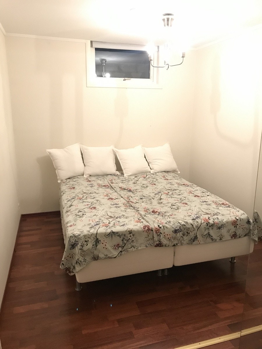 Soverom med dobbeltseng av god kvalitet Galleribilde