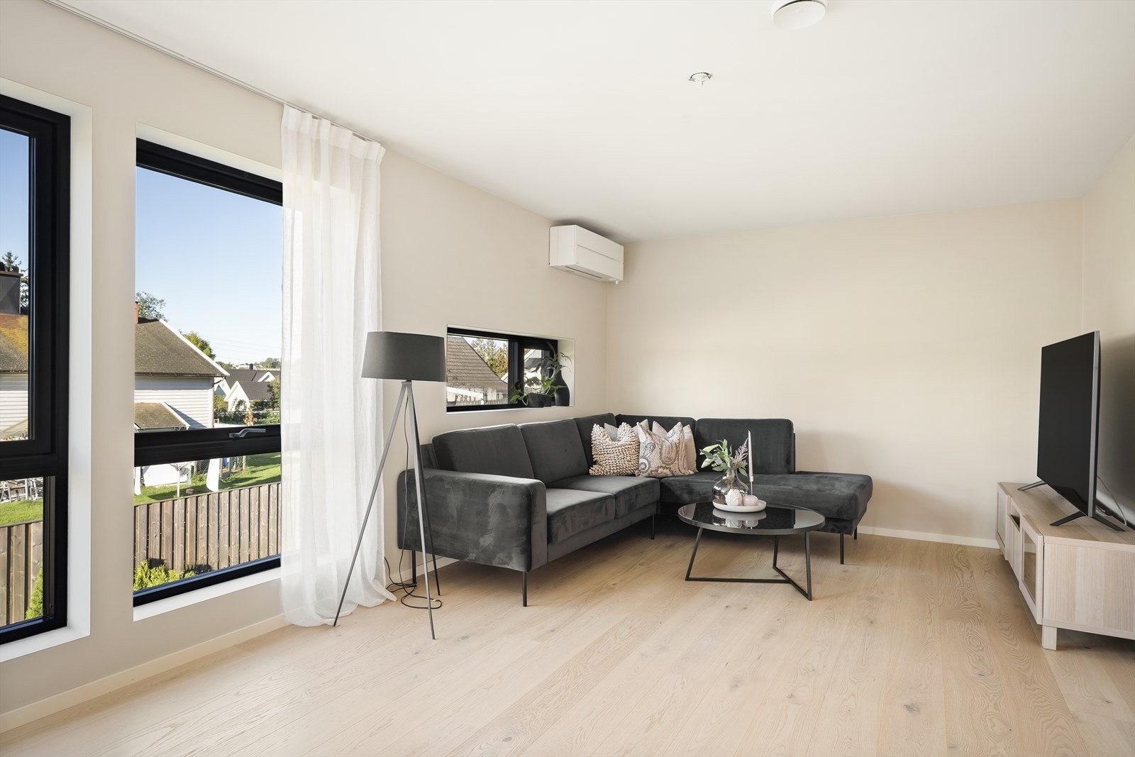 Loftstuen egner seg godt som TV-stue, lekerom eller hjemmekontor. Galleribilde