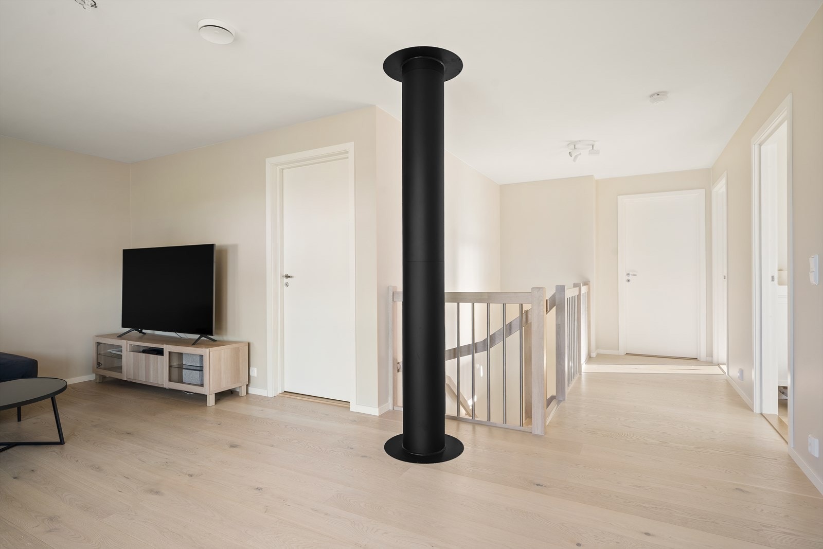 Boligen har i alt 4 soverom etablert i 2.etasje. Galleribilde