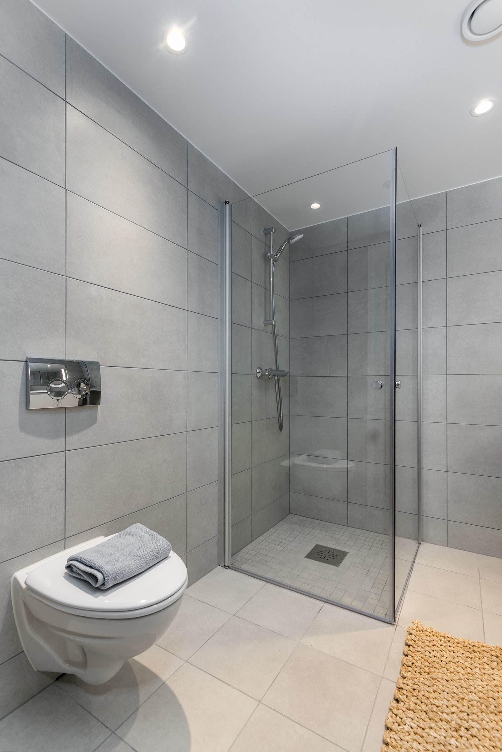 Badet har varmekabler i gulv, som sikrer en behagelig temperatur. Bilde fra leilighet L104. Galleribilde