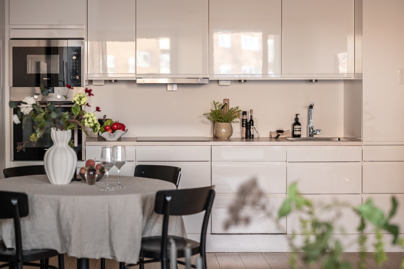 Moderne kjøkkeninnredning fra 2015. Galleribilde