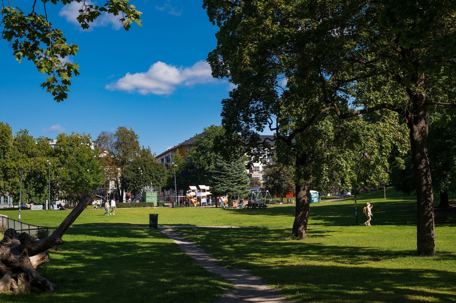 Sofienbergparken ligger også like ved, og gir flotte muligheter for rekreasjon og sosiale aktiviteter. Galleribilde