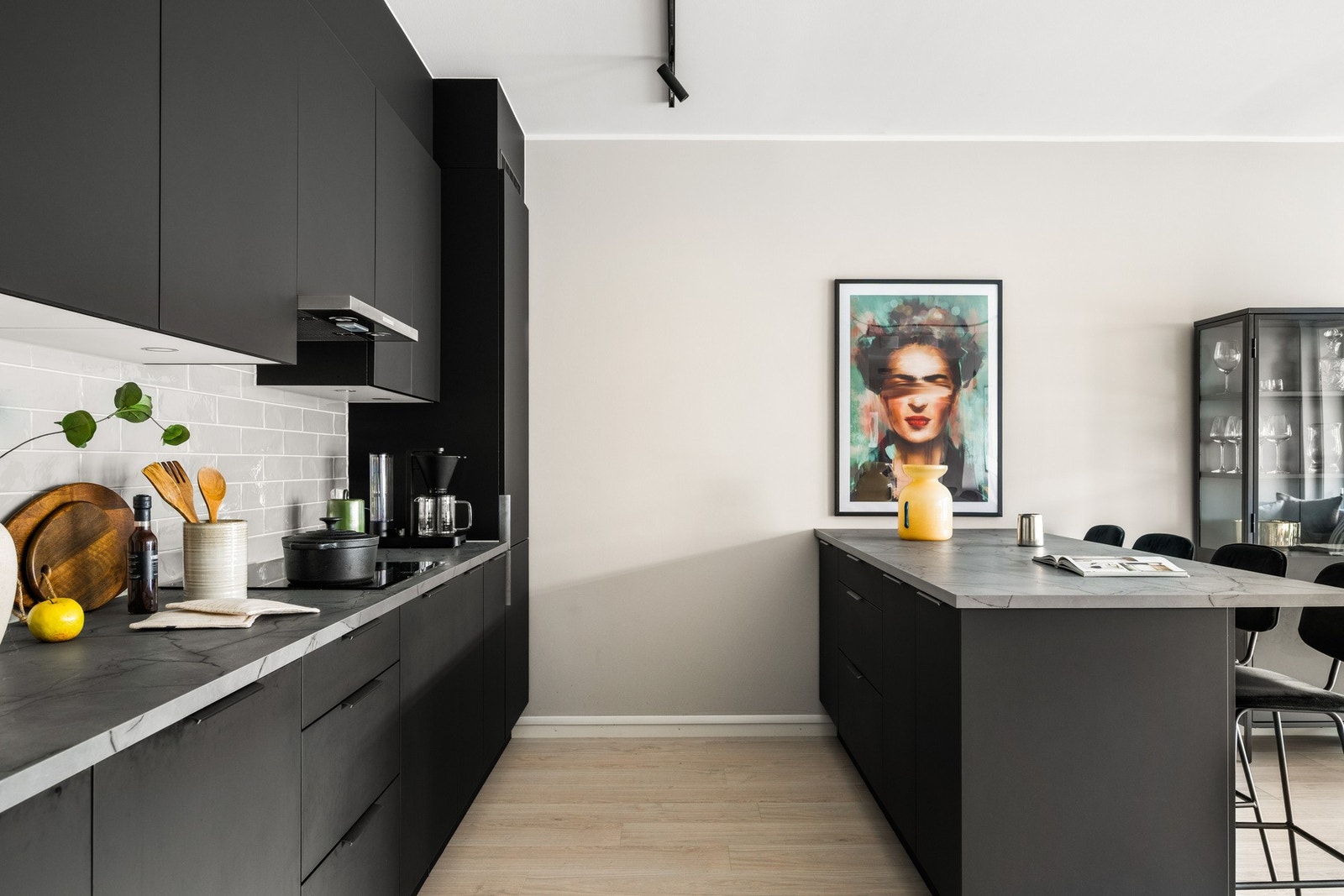 Kjøkken levert av kvalitetsleverandøren HTH. Galleribilde