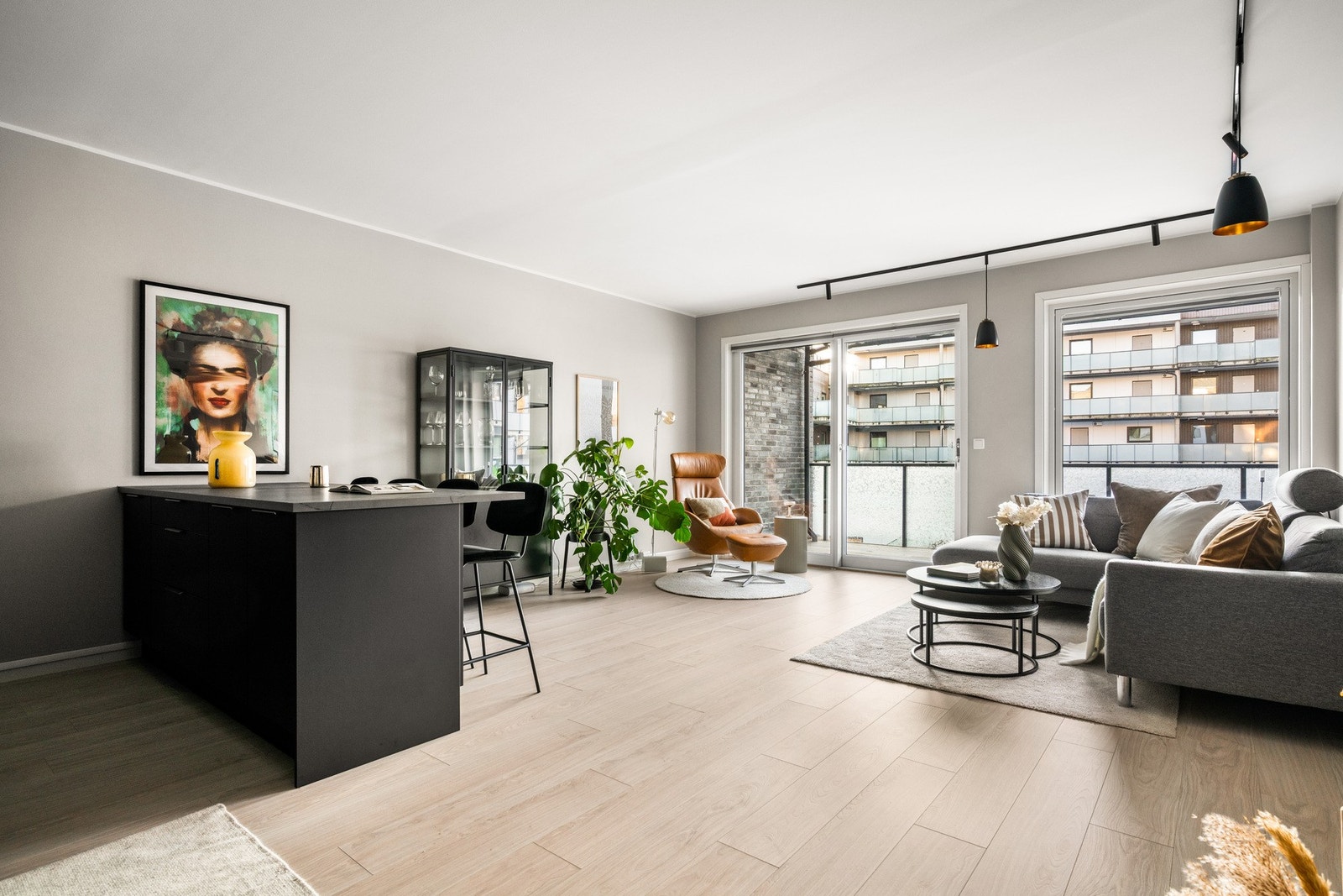 Velkommen til Hjalmar Brantings vei 2C - Presenteres av Selma Søvik og Torbjørn Folgerø v/ Bergby &Partners. Galleribilde