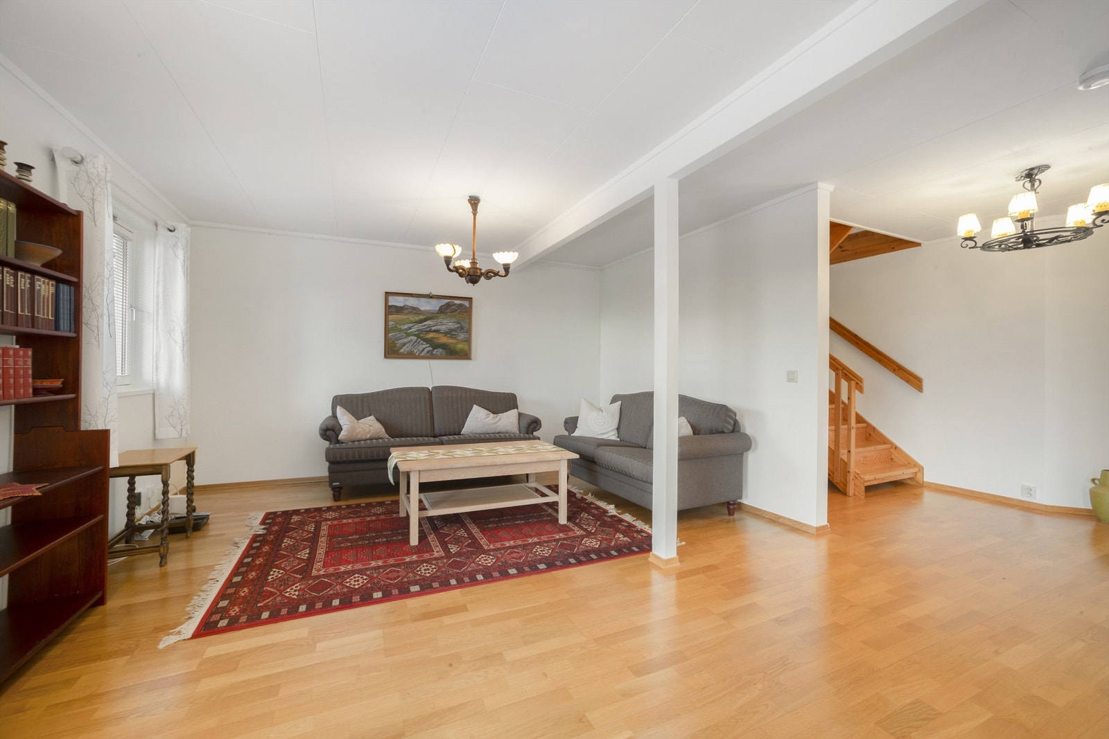 Stuen kan møbleres med diverse stuemøbler Galleribilde