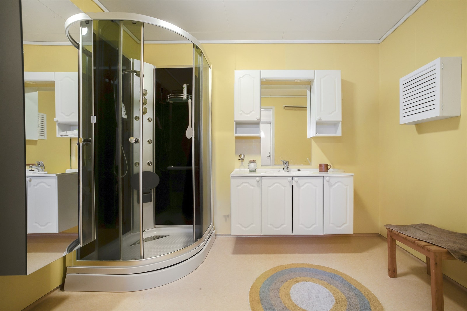 Boligen har to bad Galleribilde