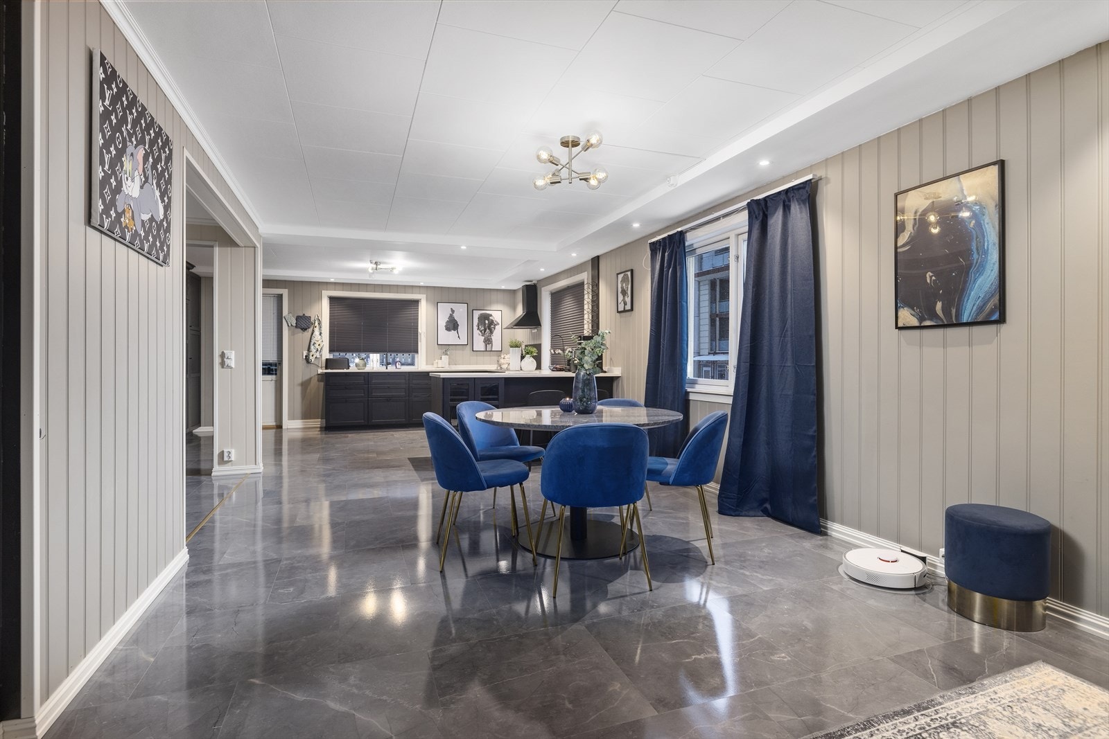 Åpen stue- og kjøkkenløsning. Galleribilde