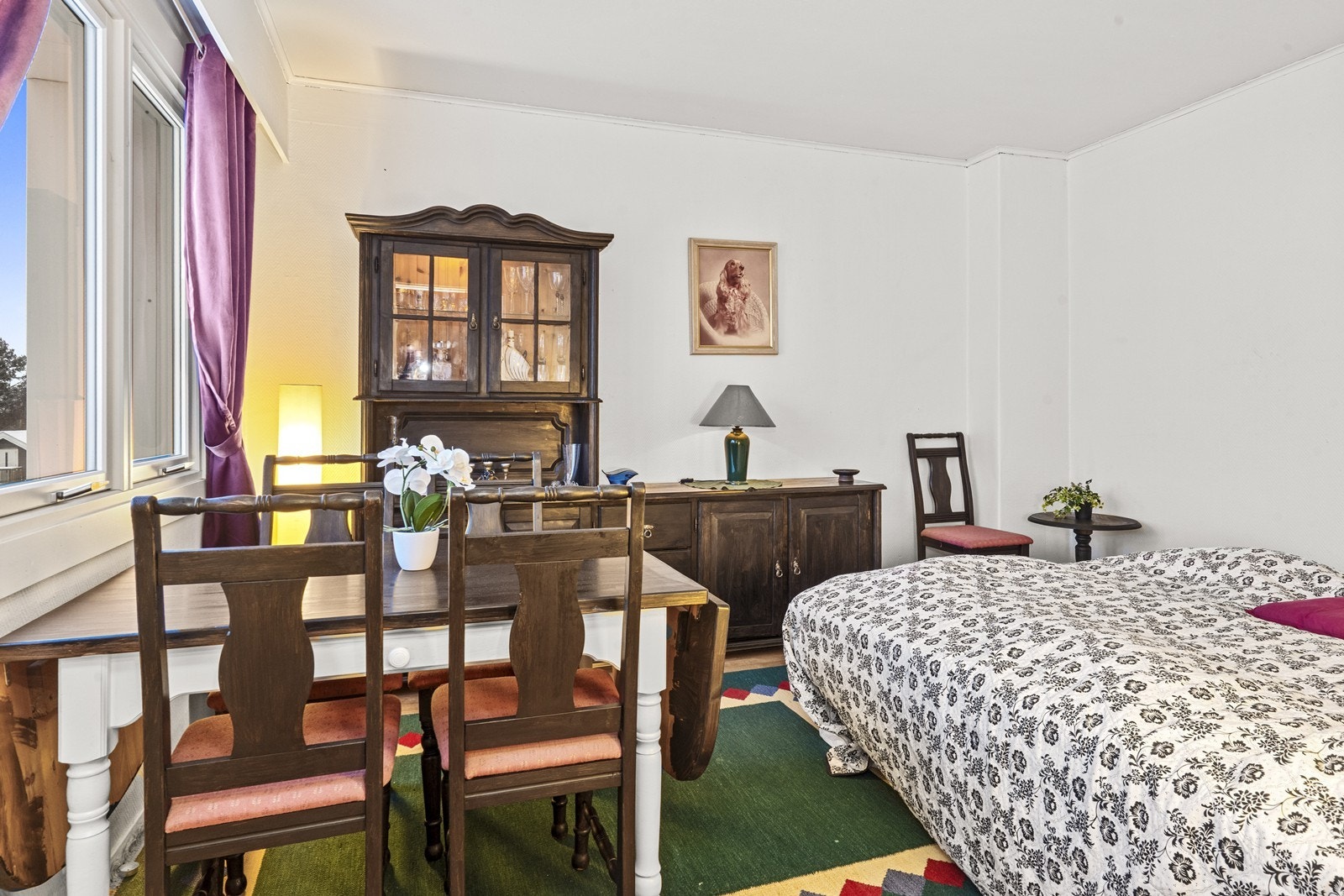 Det største soverommet - her innredet som en ekstra stue. Galleribilde