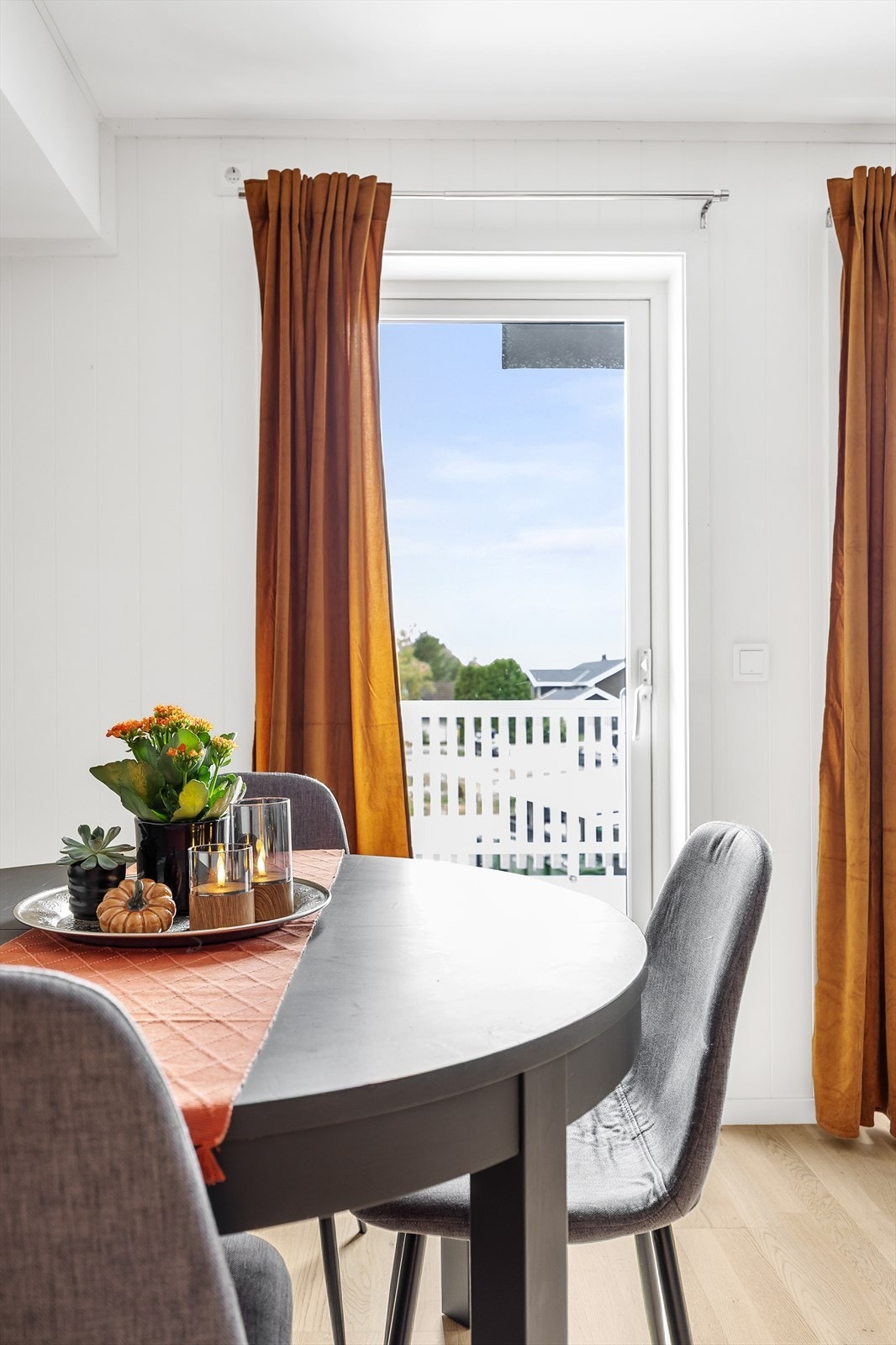 Her kan du invitere familie og venner til hyggelige lag. Galleribilde