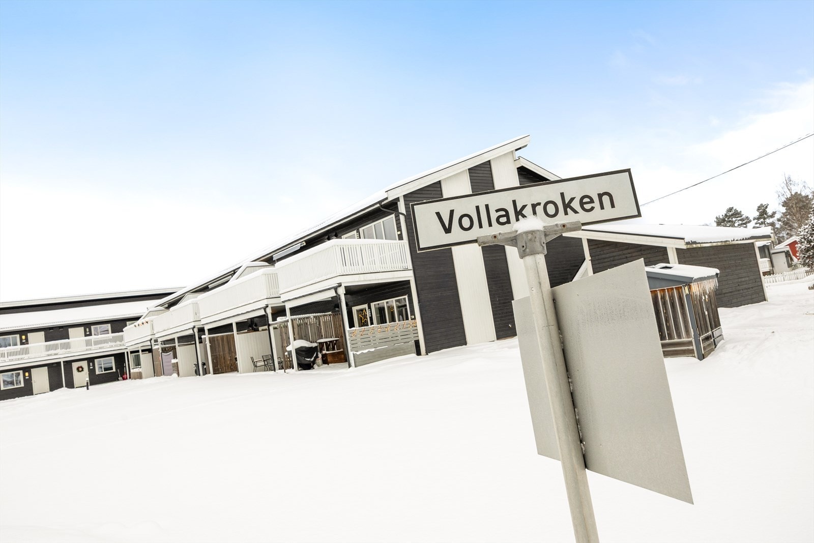 Vollakroken er et hyggelig boområde i sentrale strøk - gangavstand til skoler, sentrum og natur. Galleribilde