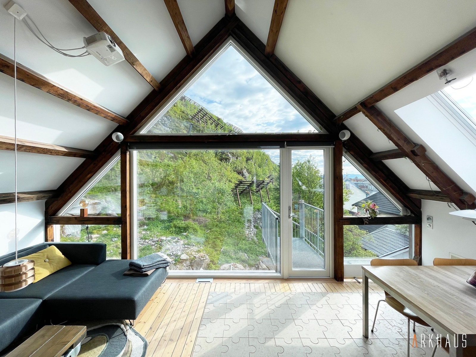 Tiltrekkende: Den nye glassfasaden ut mot naturen Galleribilde