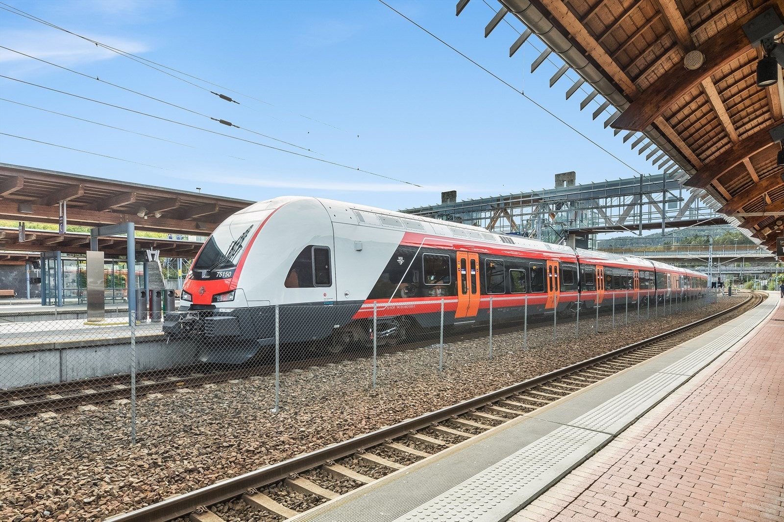 Gangavstand til Asker stasjon med hyppige avganger retning Oslo og Drammen. Galleribilde