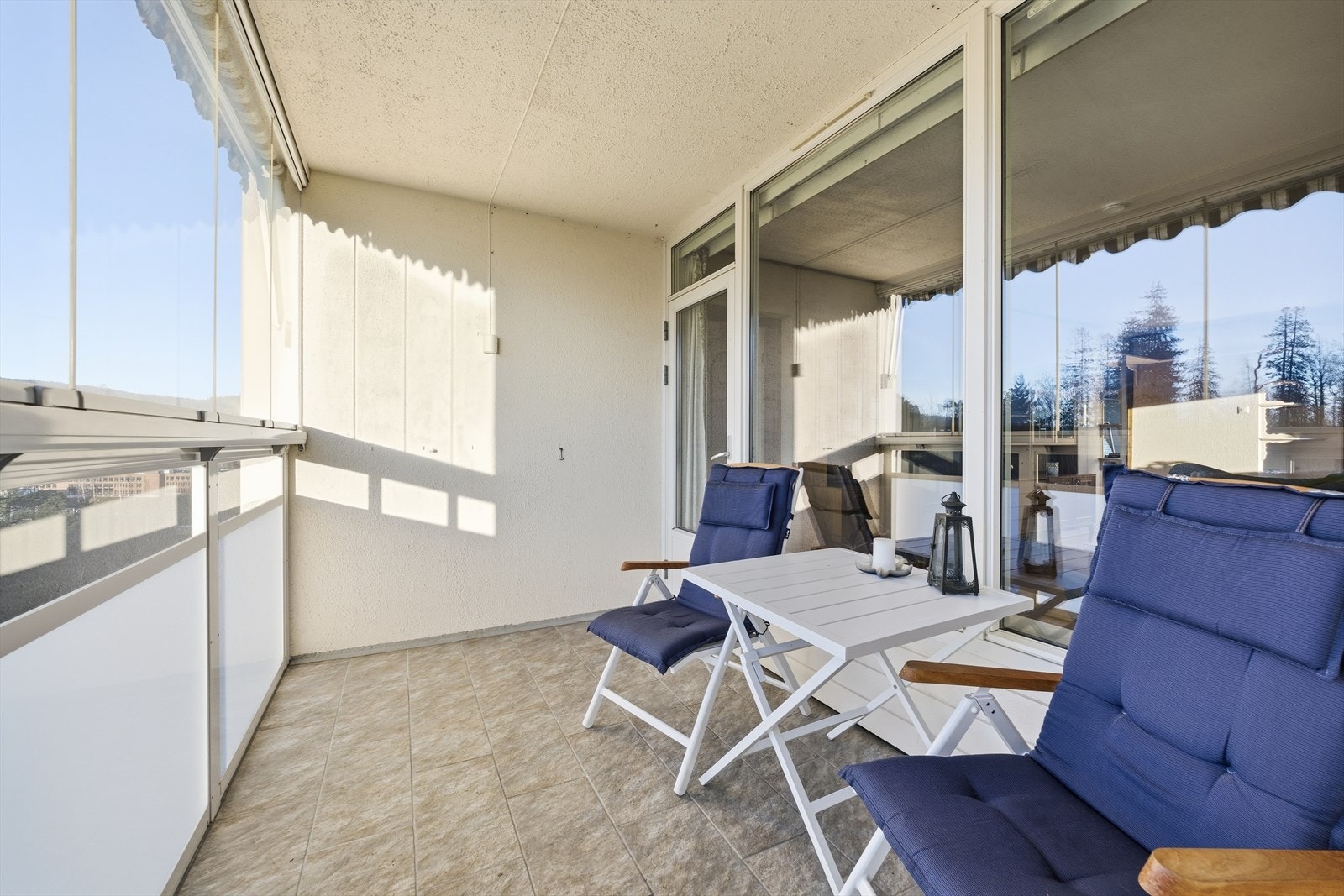 Innglasset balkong mot vest på 9 kvm. Galleribilde