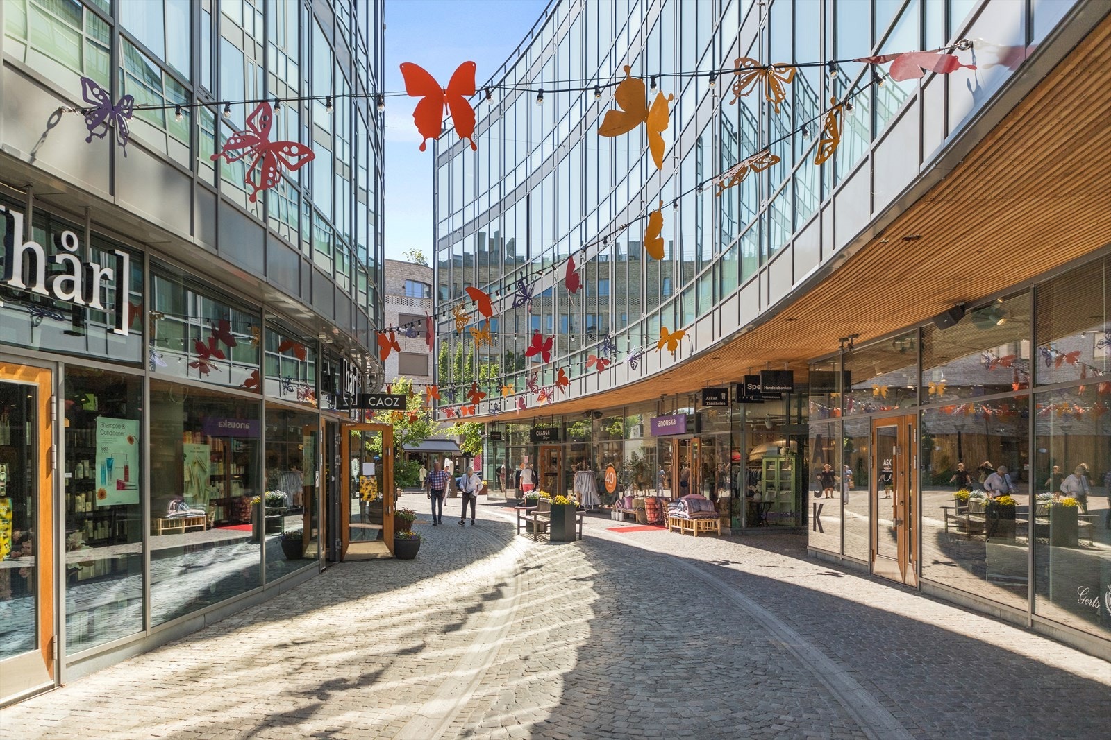 Bredt utvalg av både kjedebutikker og nisjebutikker. Galleribilde