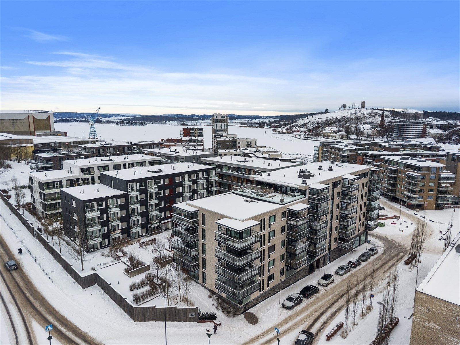 Nordvik Tønsberg v/Jørgen Nyhus ønsker velkommen til Rambergveien 12 - en moderne og tiltalende eierleilighet! Galleribilde
