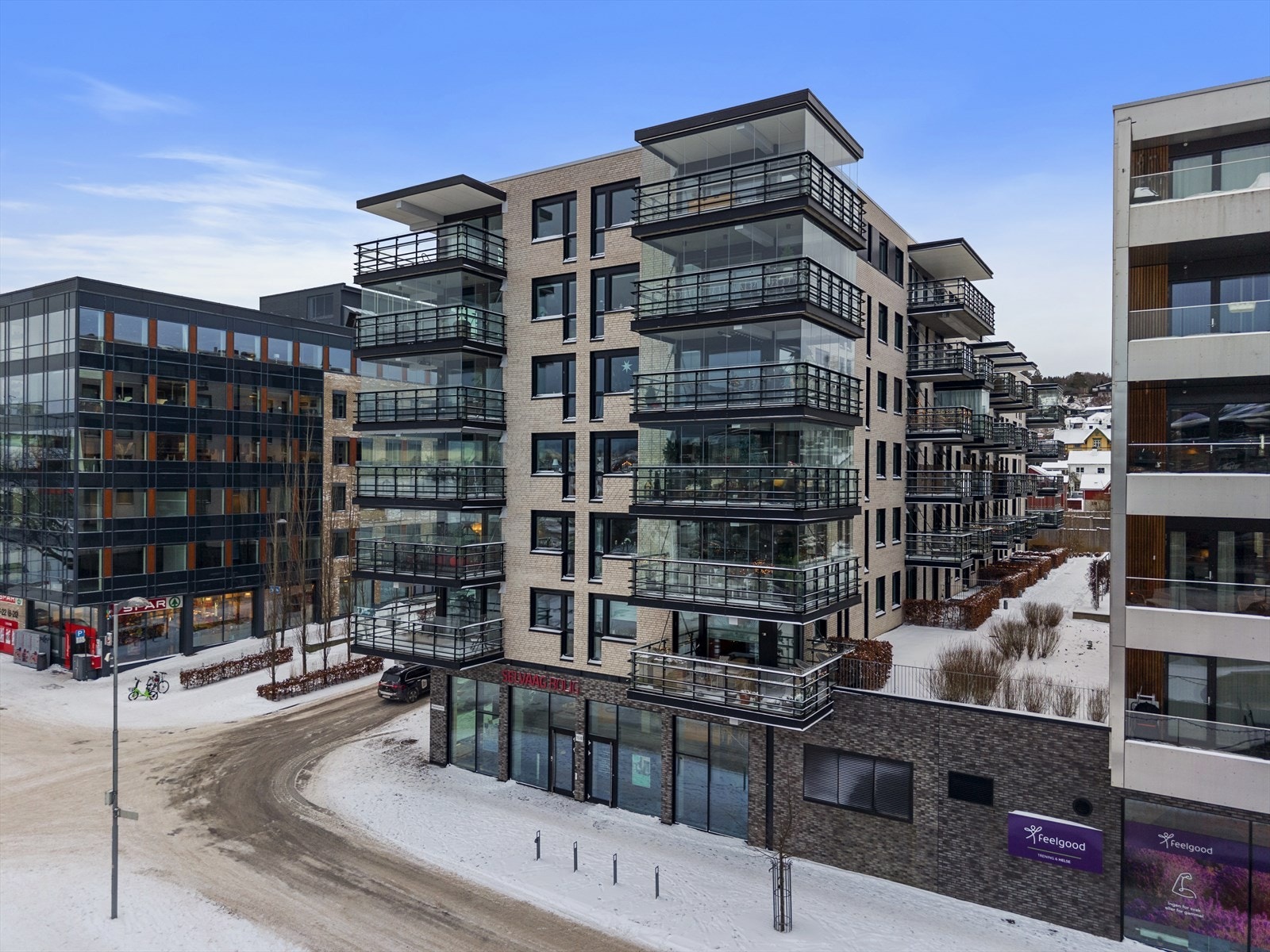 Kaldnes brygge byr på hyggelige fellesarealer som er parkmessig opparbeidet av anleggsgartner og tegnet av landskapsarkitekt. Galleribilde