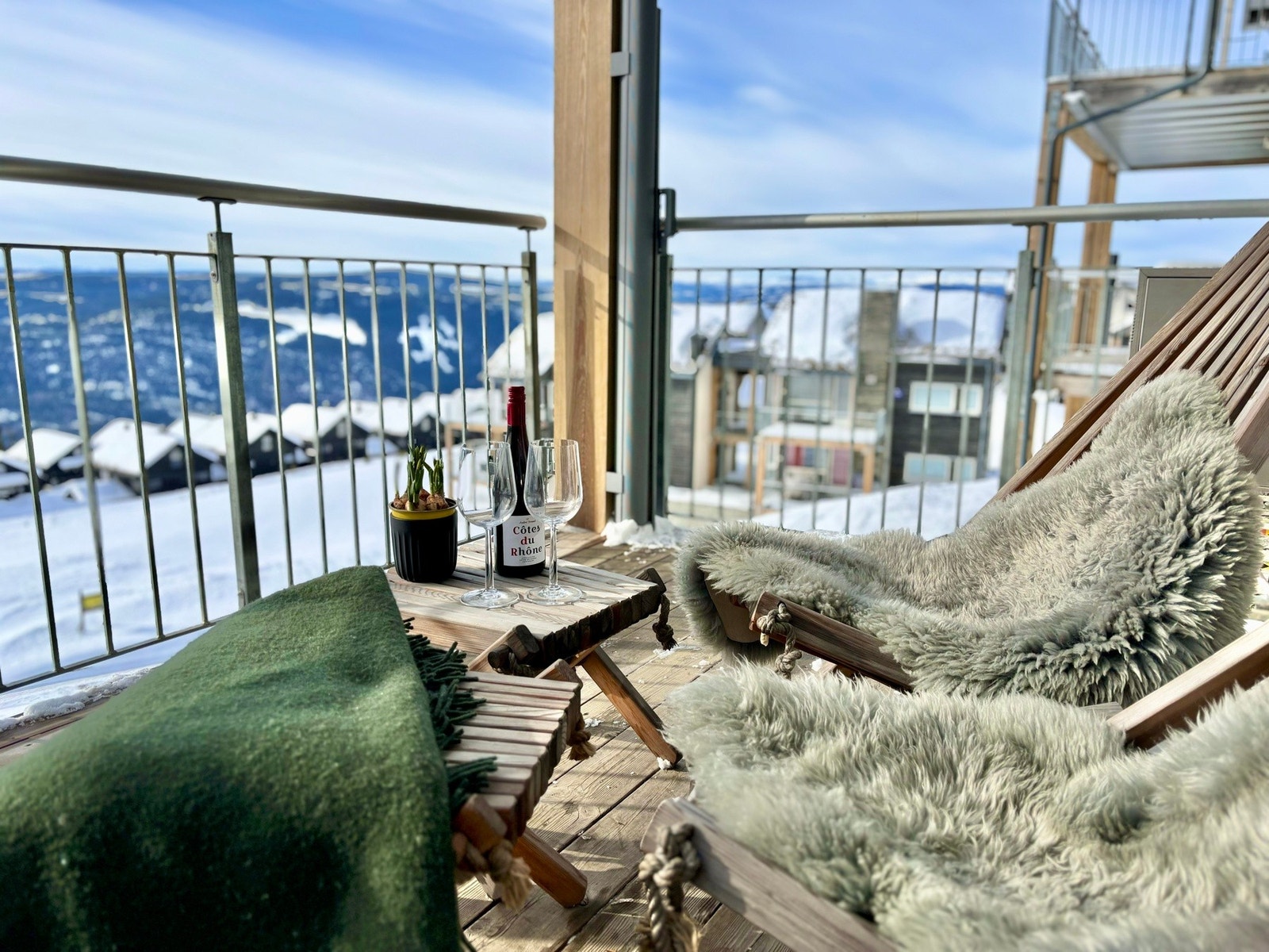 Øyerfjellet er kjent for sine vidder, flotte turterreng og de gode jakt- og fiskemulighetene. Galleribilde