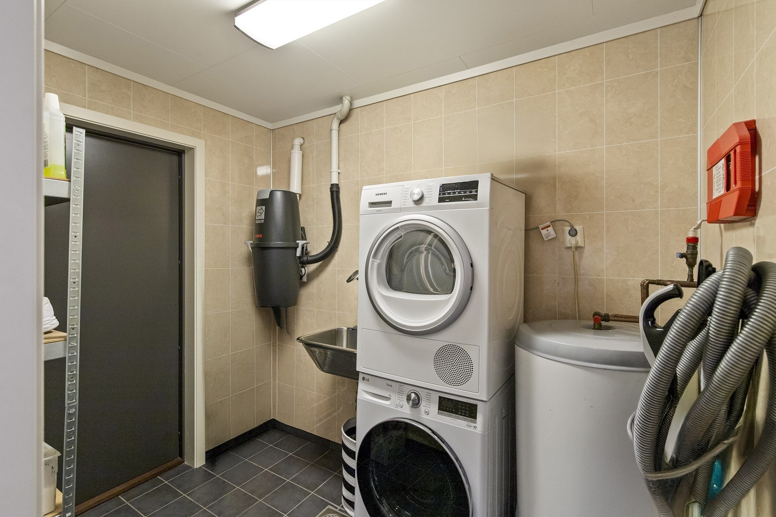 Vaskerom Galleribilde