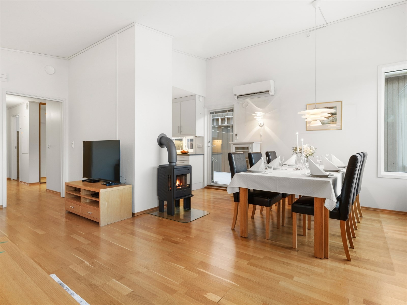 Varmepumpe og vedovn. Galleribilde