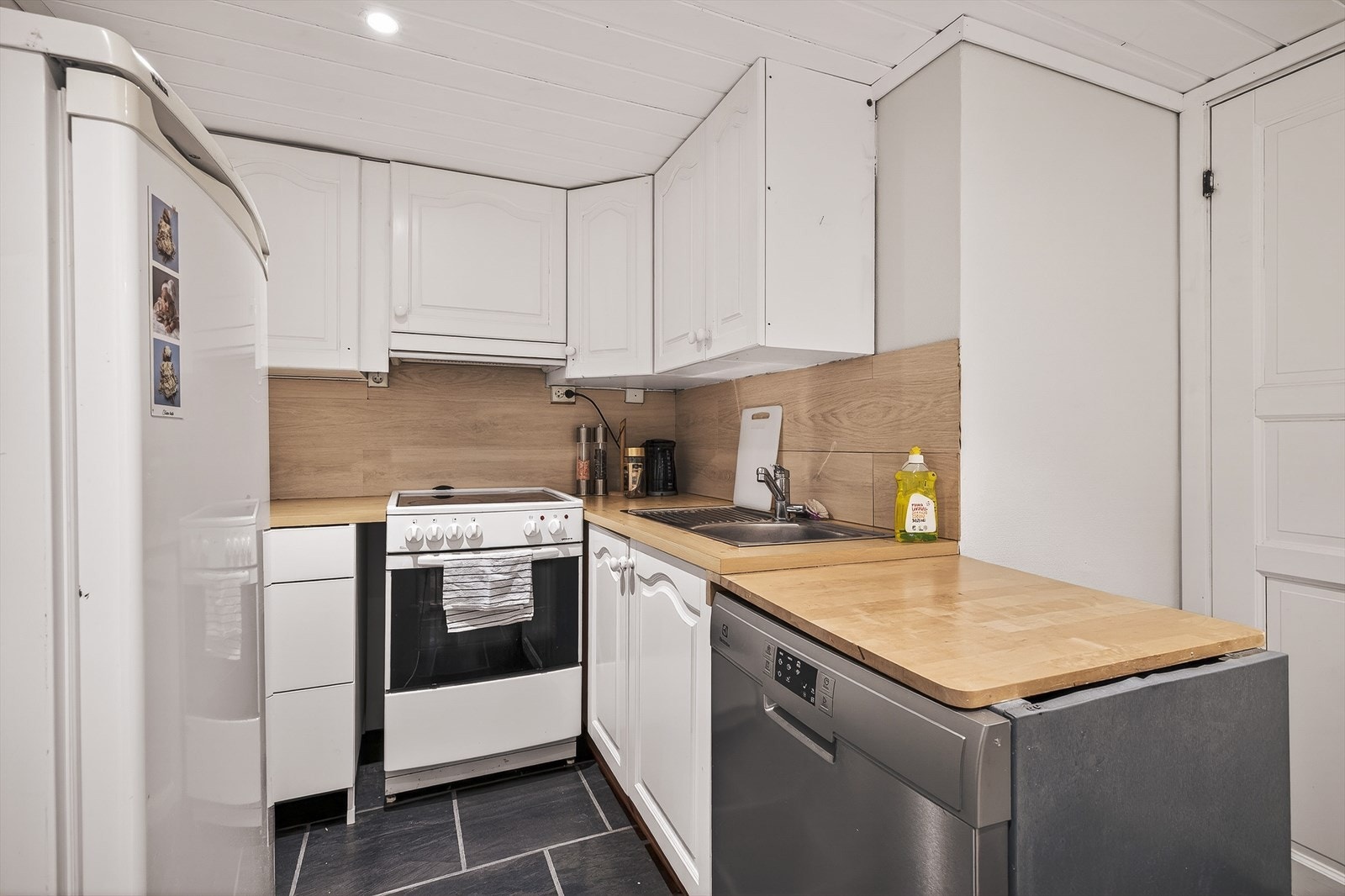 Til slutt har vi hybelen sitt kjøkken. Galleribilde