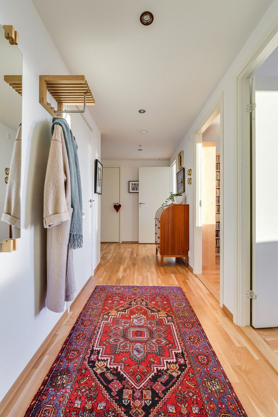 Fra gangen er det tilgang til en praktisk innvendig bod. Galleribilde