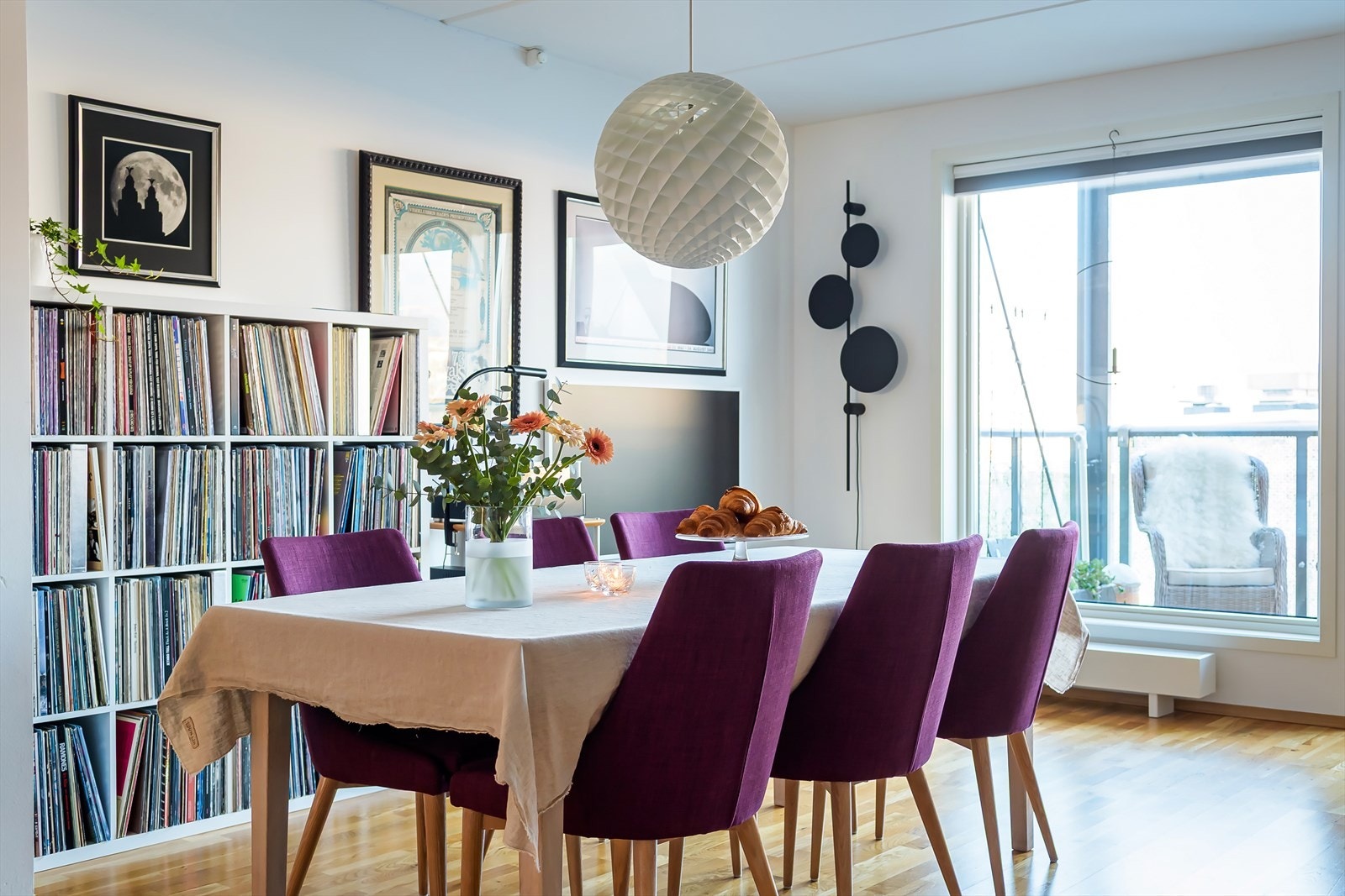 Det er god plass til spisebord av god størrelse. Galleribilde