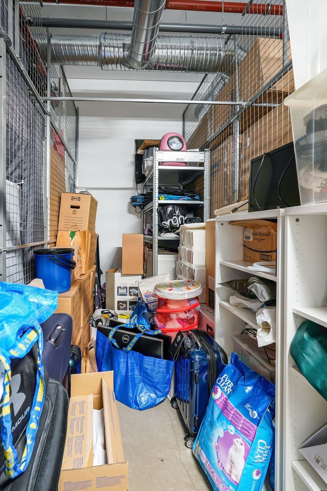 I garasjeanlegget medfølger en parkeringsplass med installert elbillader. Galleribilde