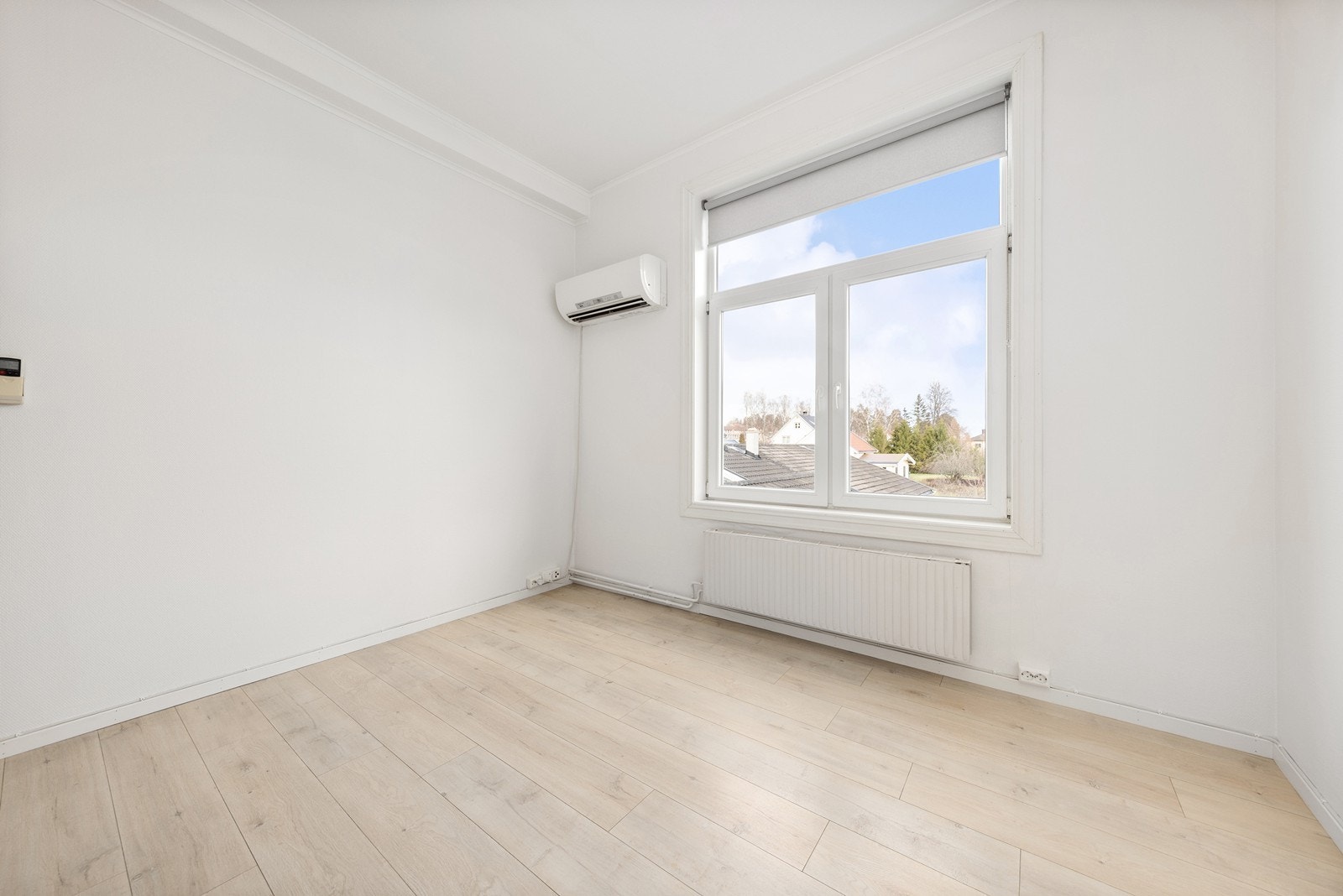 Leiligheten ligger sentralt med kort gangavstand til dagligvareforretning. Galleribilde