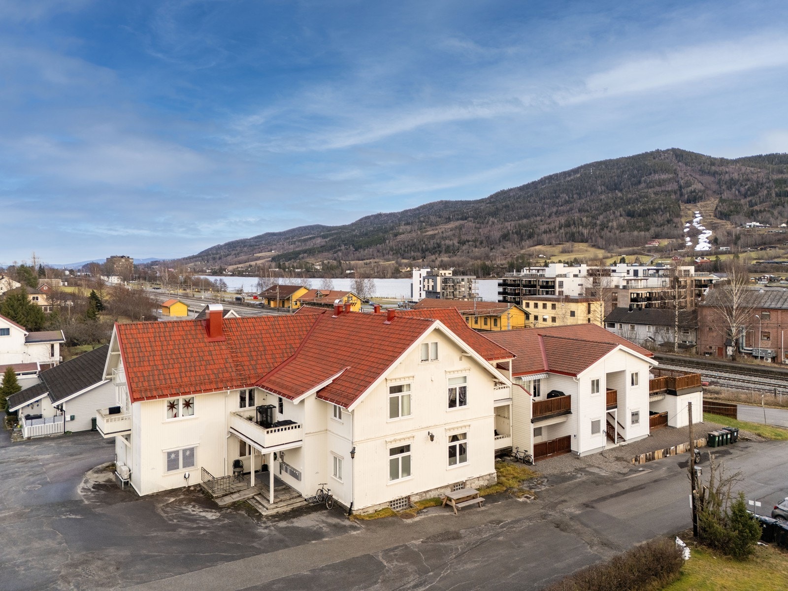 Lys og arealeffektiv 2-roms leilighet med sentral beliggenhet og kort gange til sentrum - Perfekt for førstegangskjøper! Galleribilde