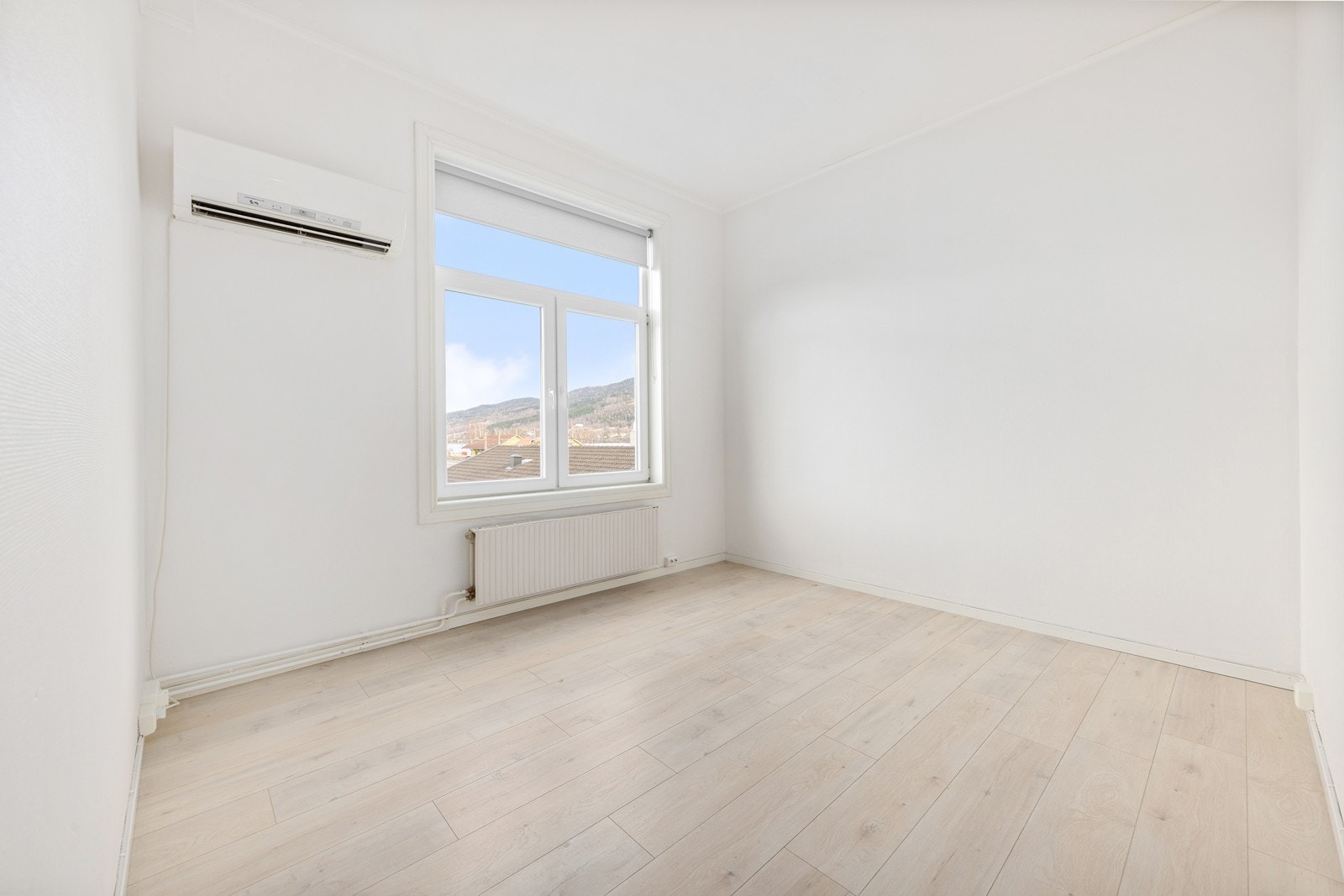 Det er installert varmepumpe i stue. Galleribilde