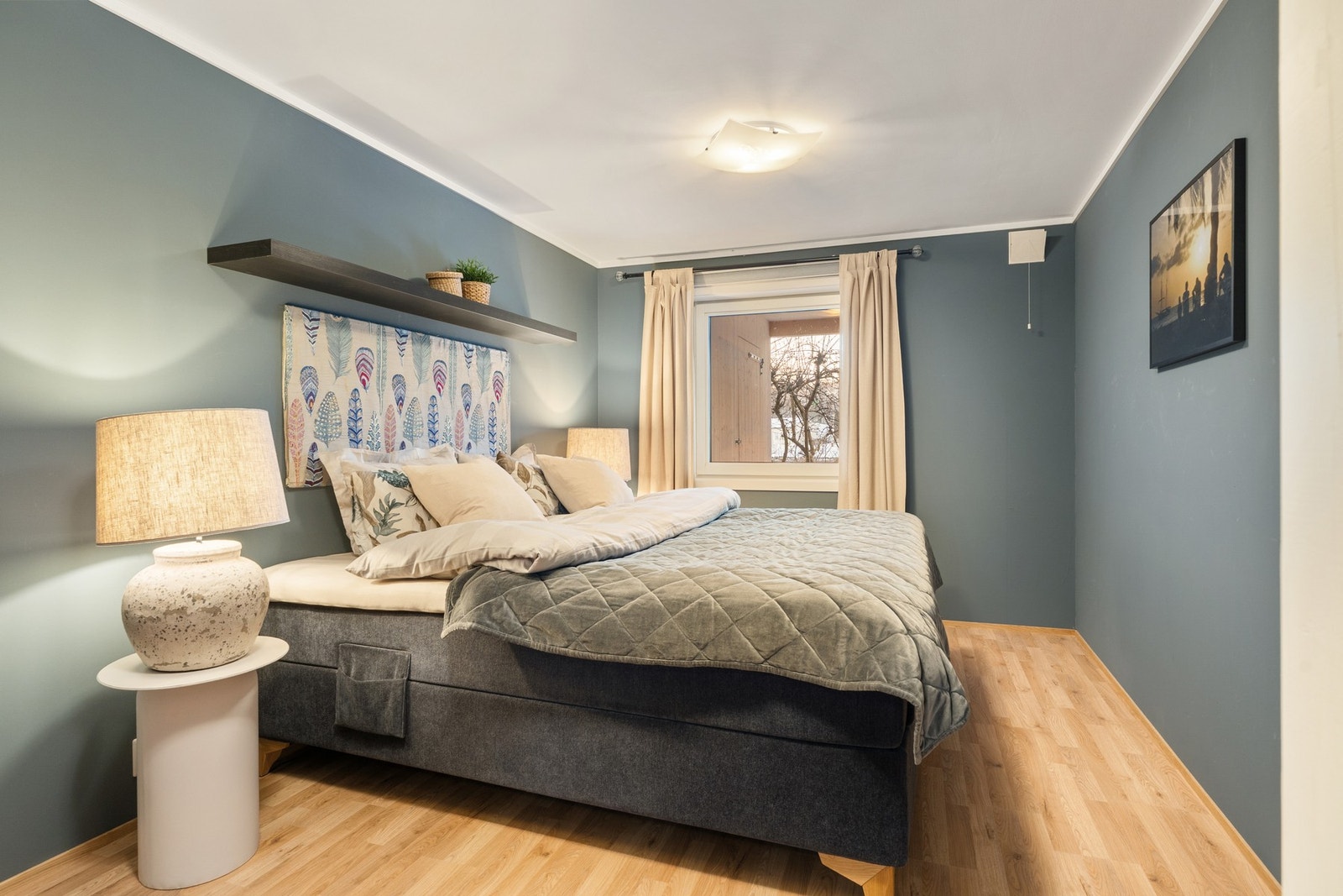 Stort soverom på 13,1 kvadratmeter. Galleribilde