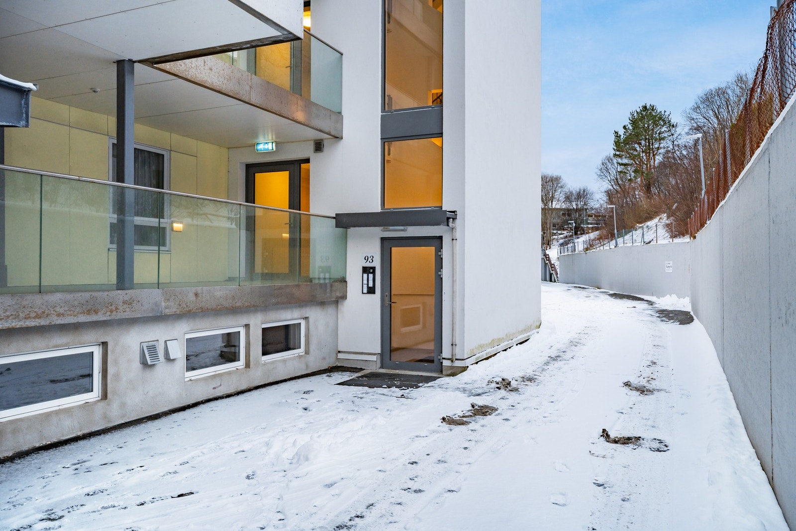 Og her er inngangspartiet med callinganlegg. Galleribilde