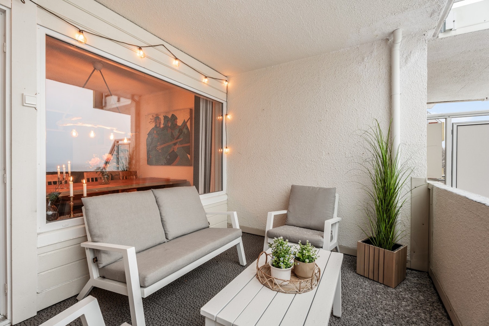 Overbygd og sydvendt veranda på 8 kvm. Galleribilde