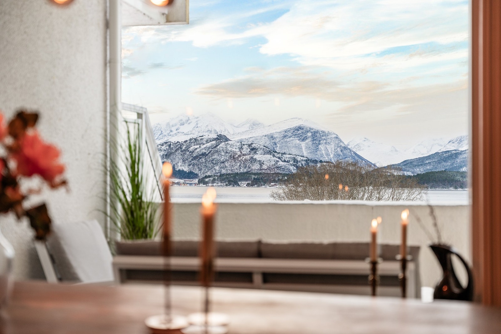 Og her har du den flotte utsikten fra spisebordet. Galleribilde