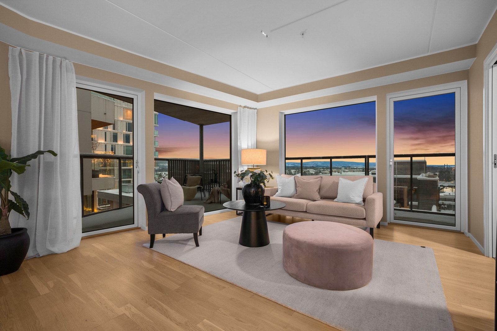 De store vindusflatene er noe dere vil verdsette! Galleribilde