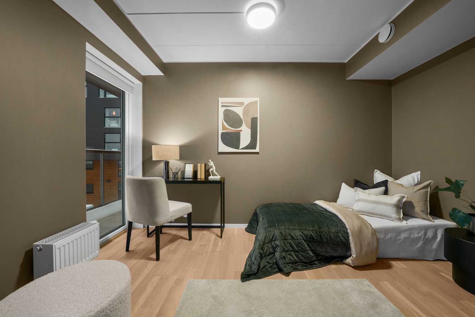 Soverom l er romslig og kan brukes til som mangt. Galleribilde