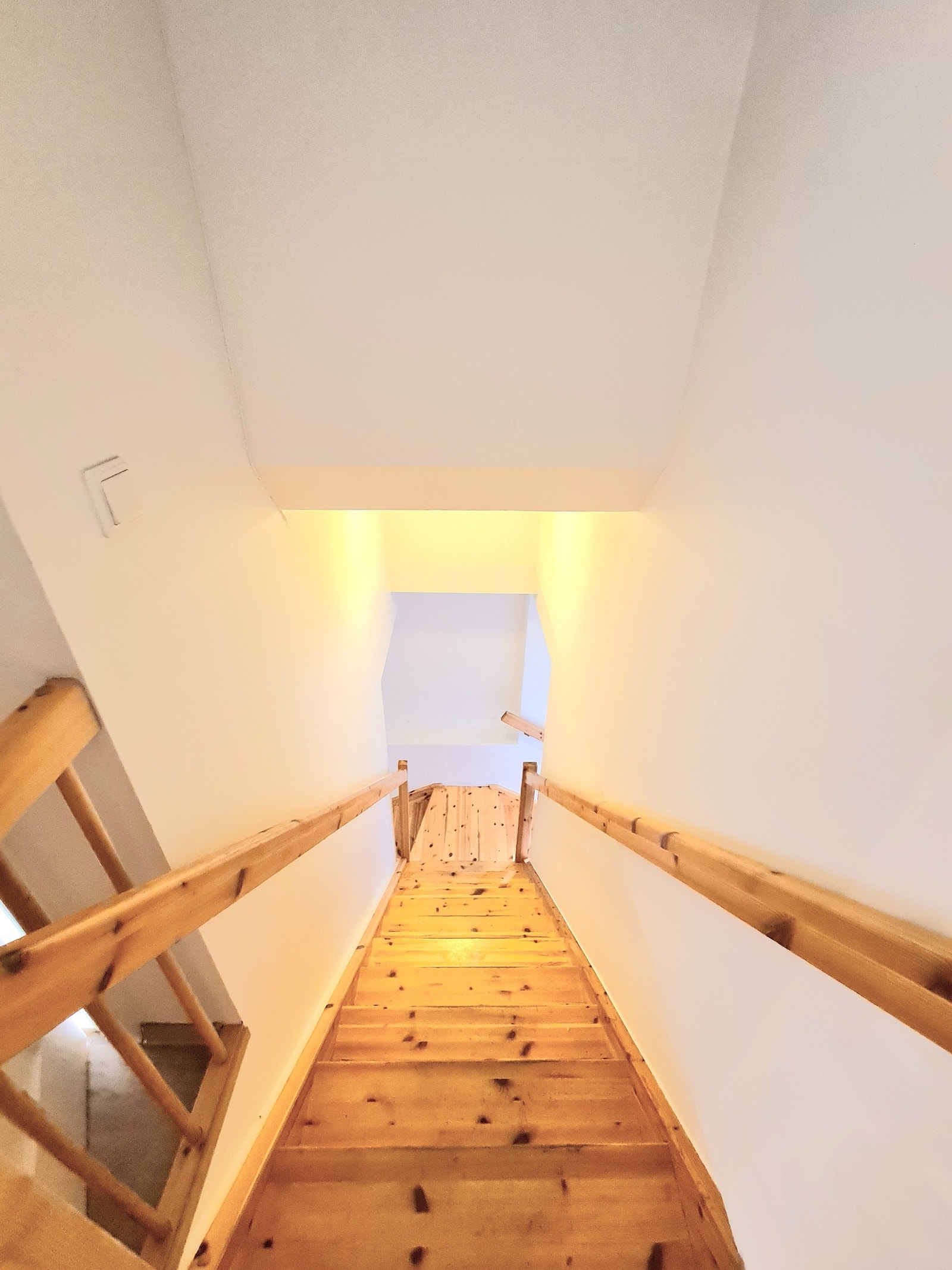 Leiligheten er over 2 etasjer Galleribilde