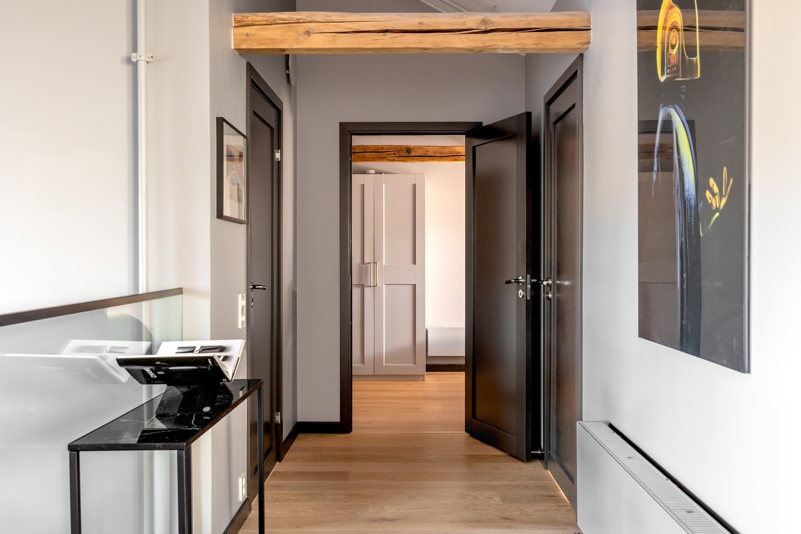 Leiligheten har to romslige soverom Galleribilde