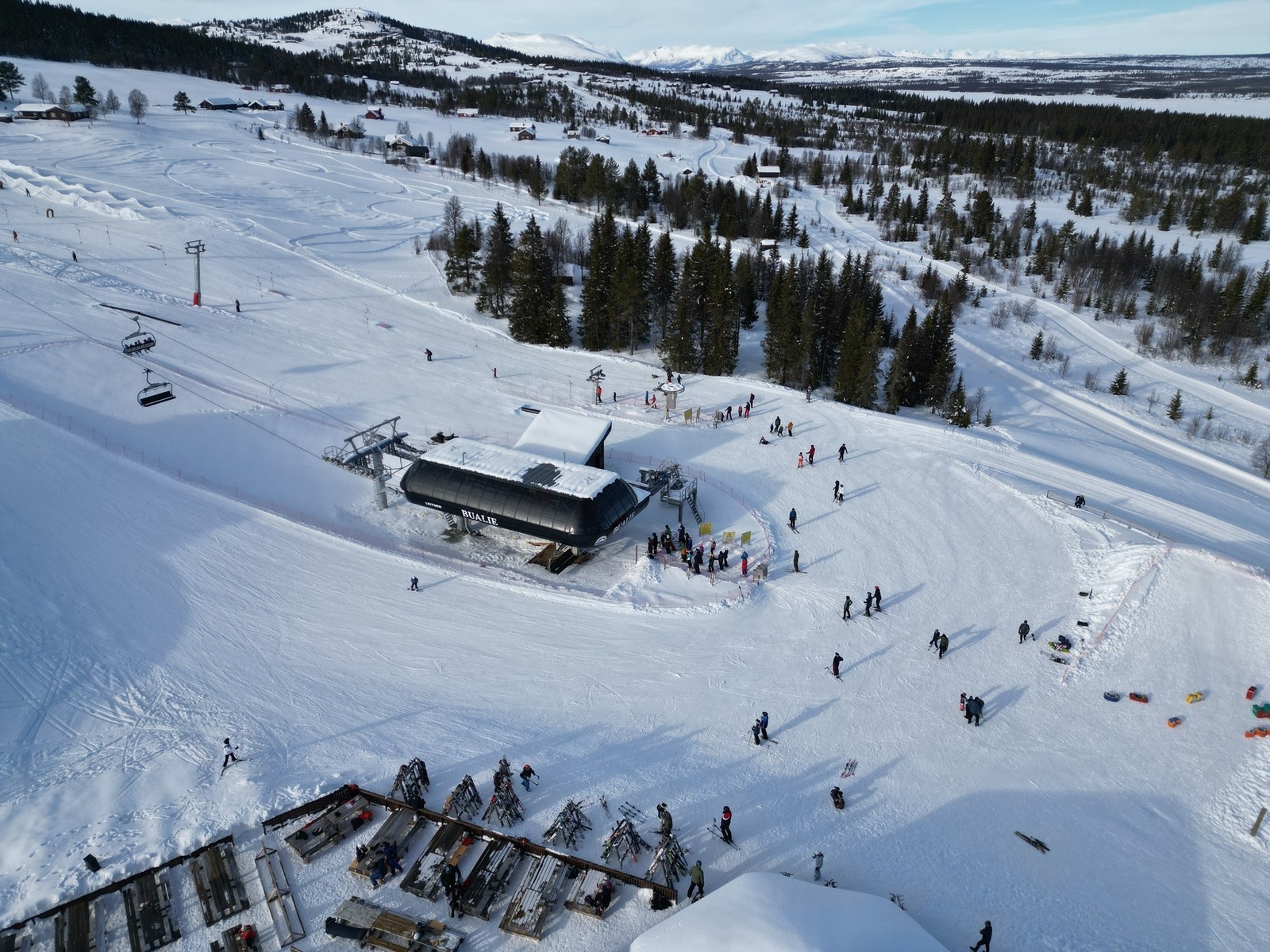 Fra tomten har man tilgang til Golsfjellet Alpinsenter - Bualie. Ski inn og ski ut. Galleribilde
