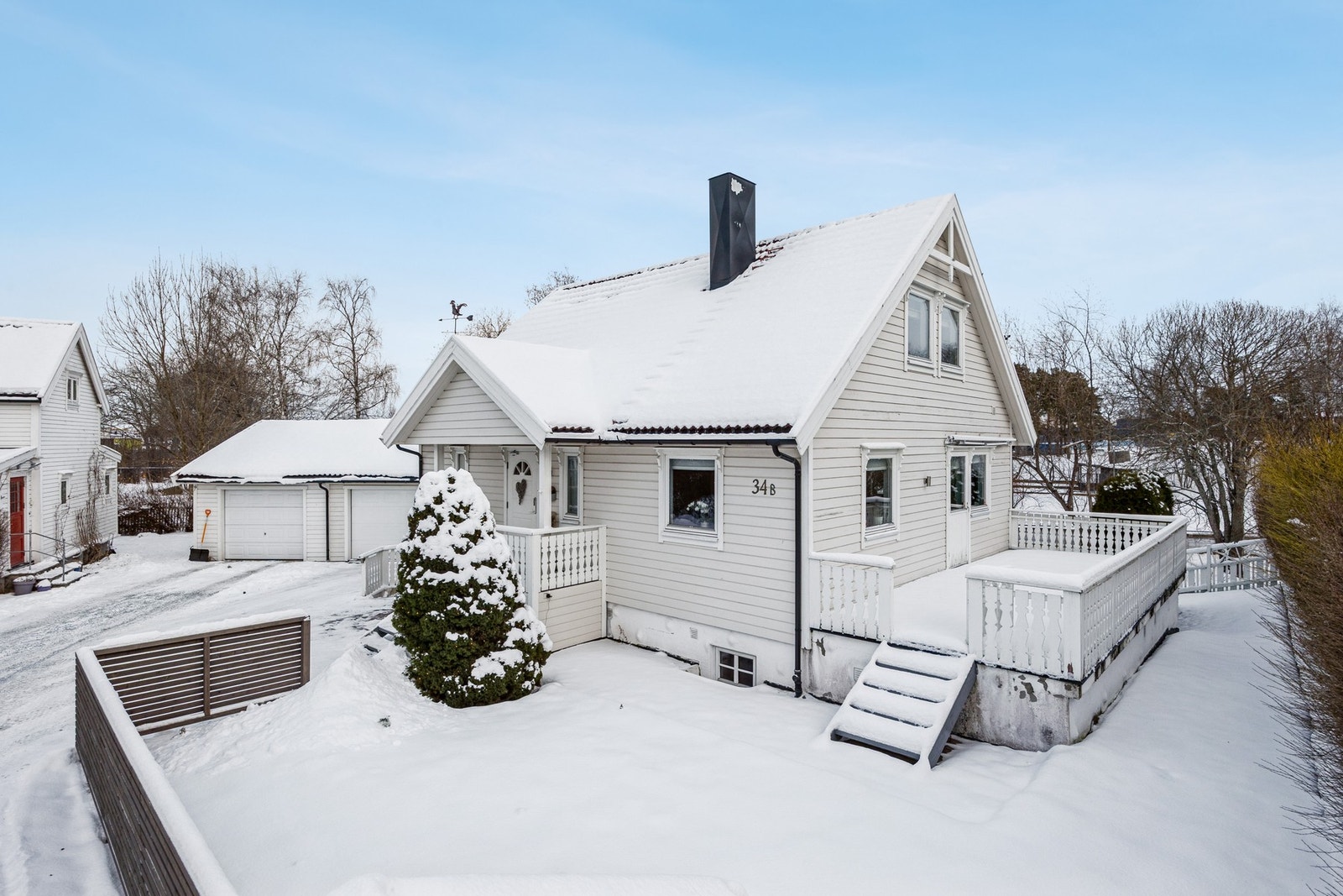 Boligen har en svært attraktiv beliggenhet på Strindheim, nært Leangen travbane, i et rolig og barnevennlig nabolag. Galleribilde