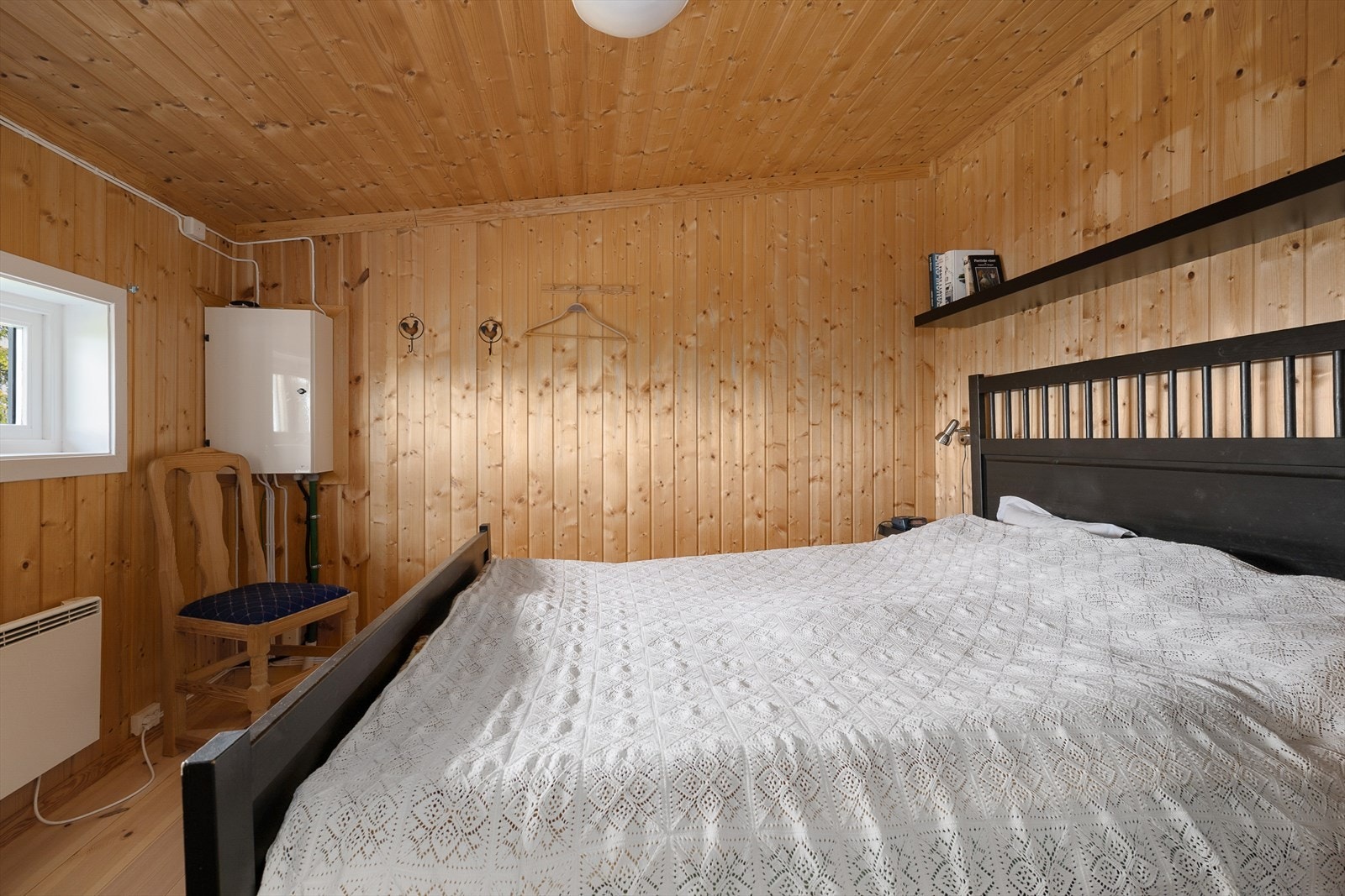 Soverom 1 er innredet med dobbeltseng. Galleribilde