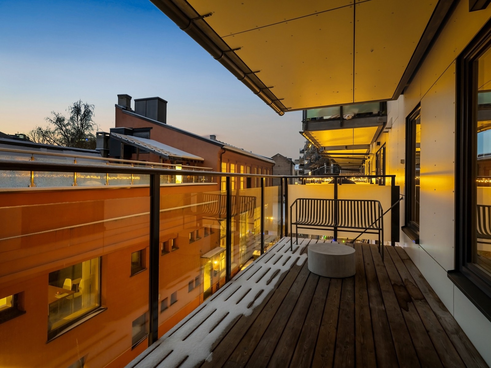 Solrik sydvestvendt balkong. Galleribilde