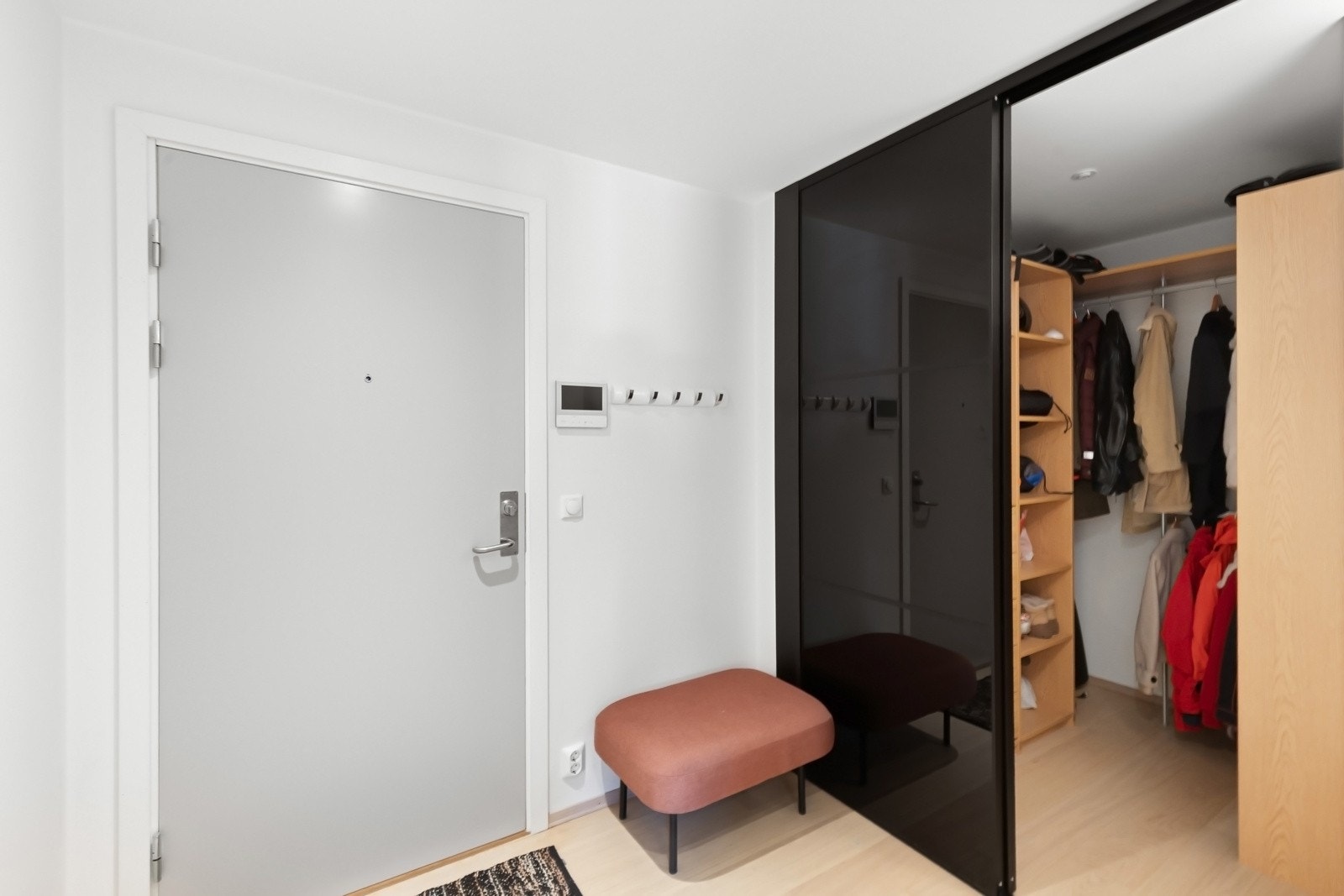 Boligen ligger i byggets 5.etasje og har trappefri adkomst Galleribilde