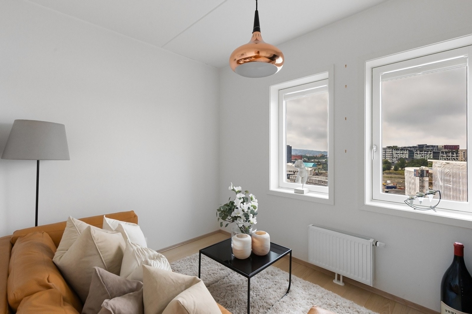 Ett av soverommene er i dag innredet som stue - mulighetene er mange med flere soverom Galleribilde