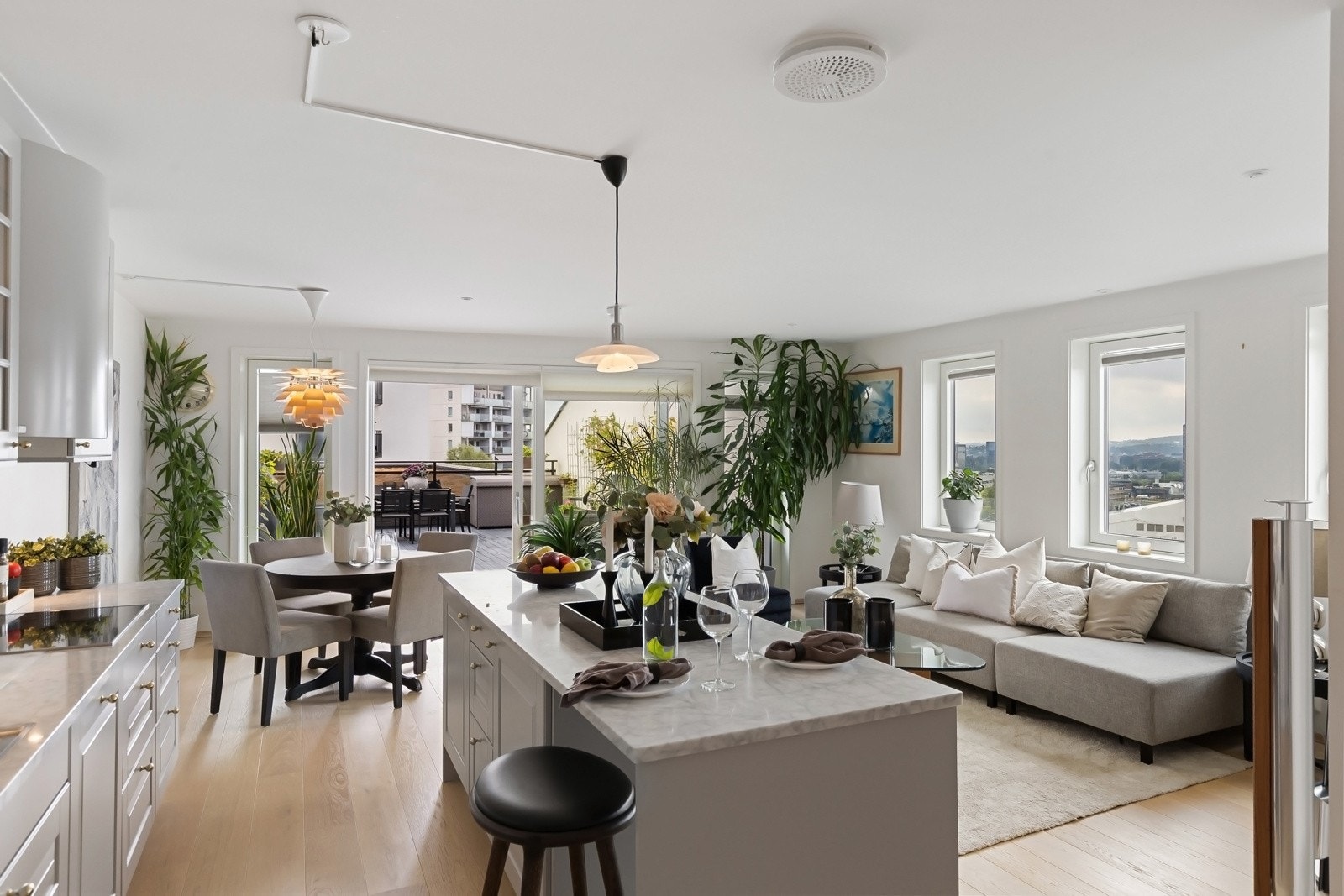 En stor og nyere 4-roms selveierleilighet beliggende i 5. etasje Galleribilde