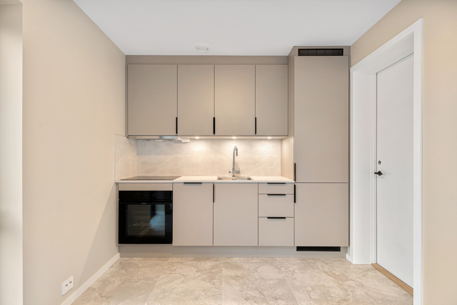 Kjøkken i praktikantdel 2 Galleribilde