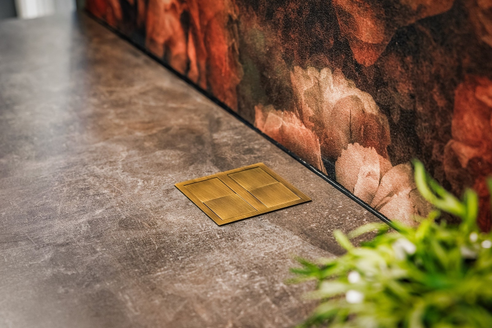 Praktisk nedfelt stikkontakt i benkeplaten Galleribilde