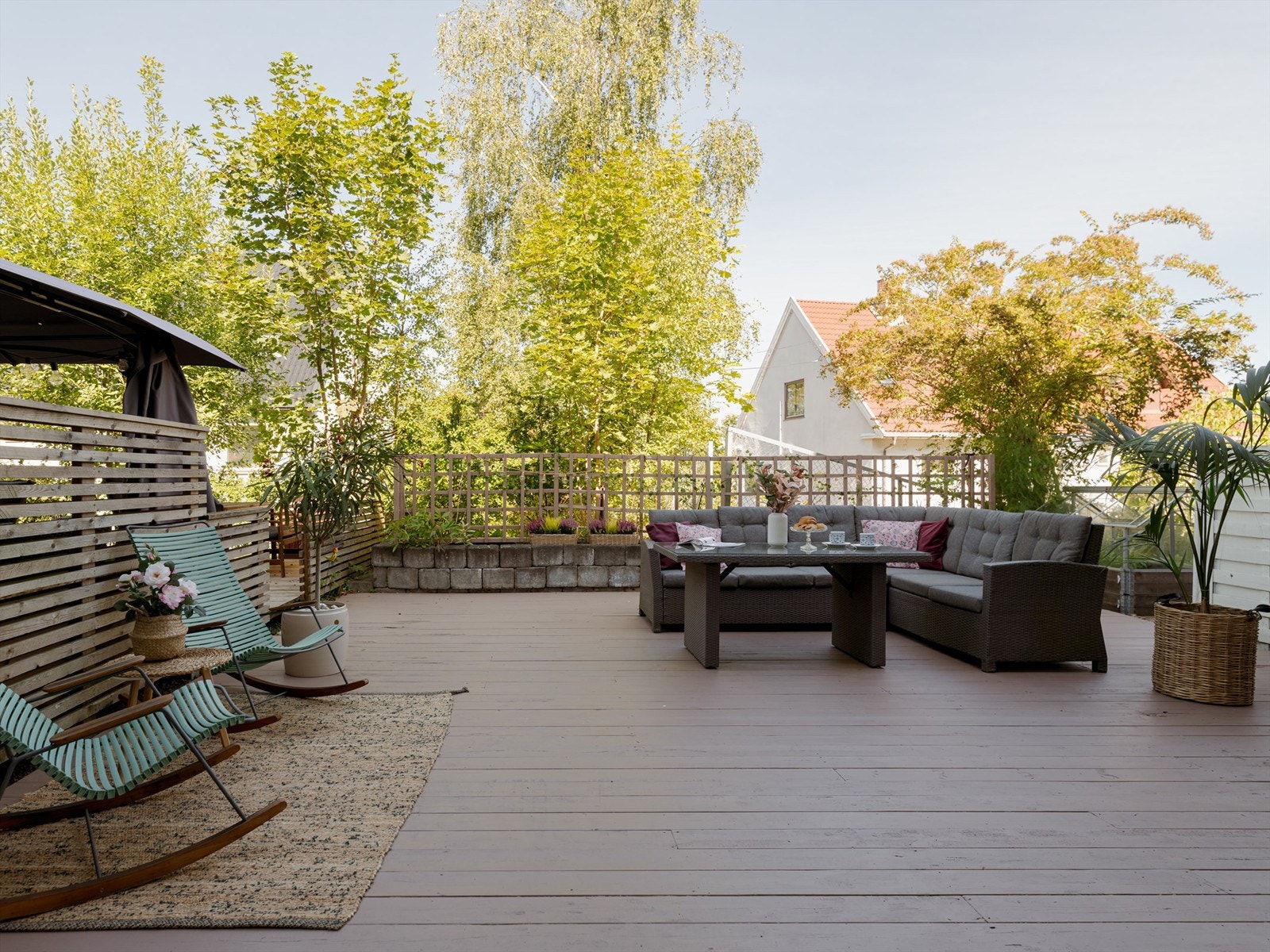 Fra hovedsoverommet har du direkte utgang til en imponerende markterrasse på hele 48 kvm. Galleribilde